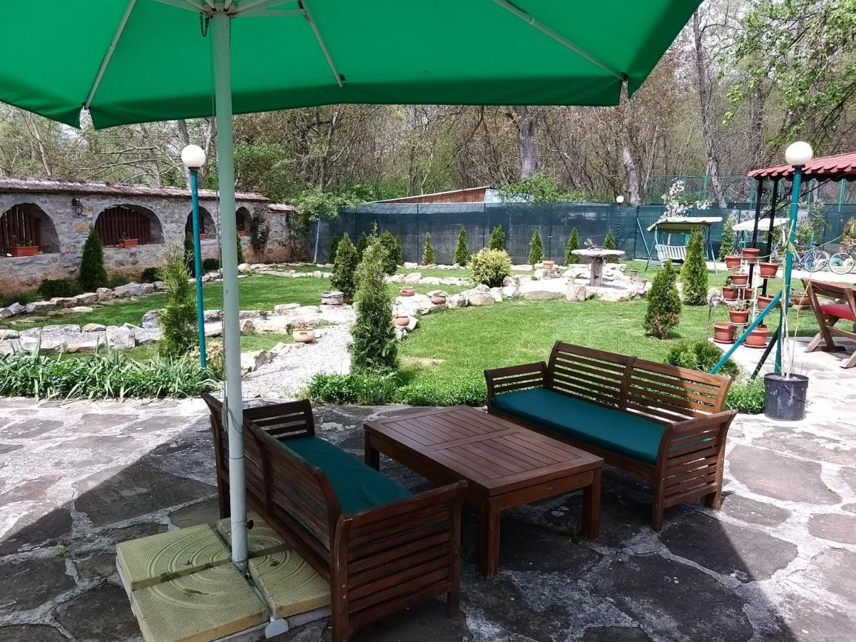 Къща За Гости "Там Край Реката " Szlivek Kültér fotó