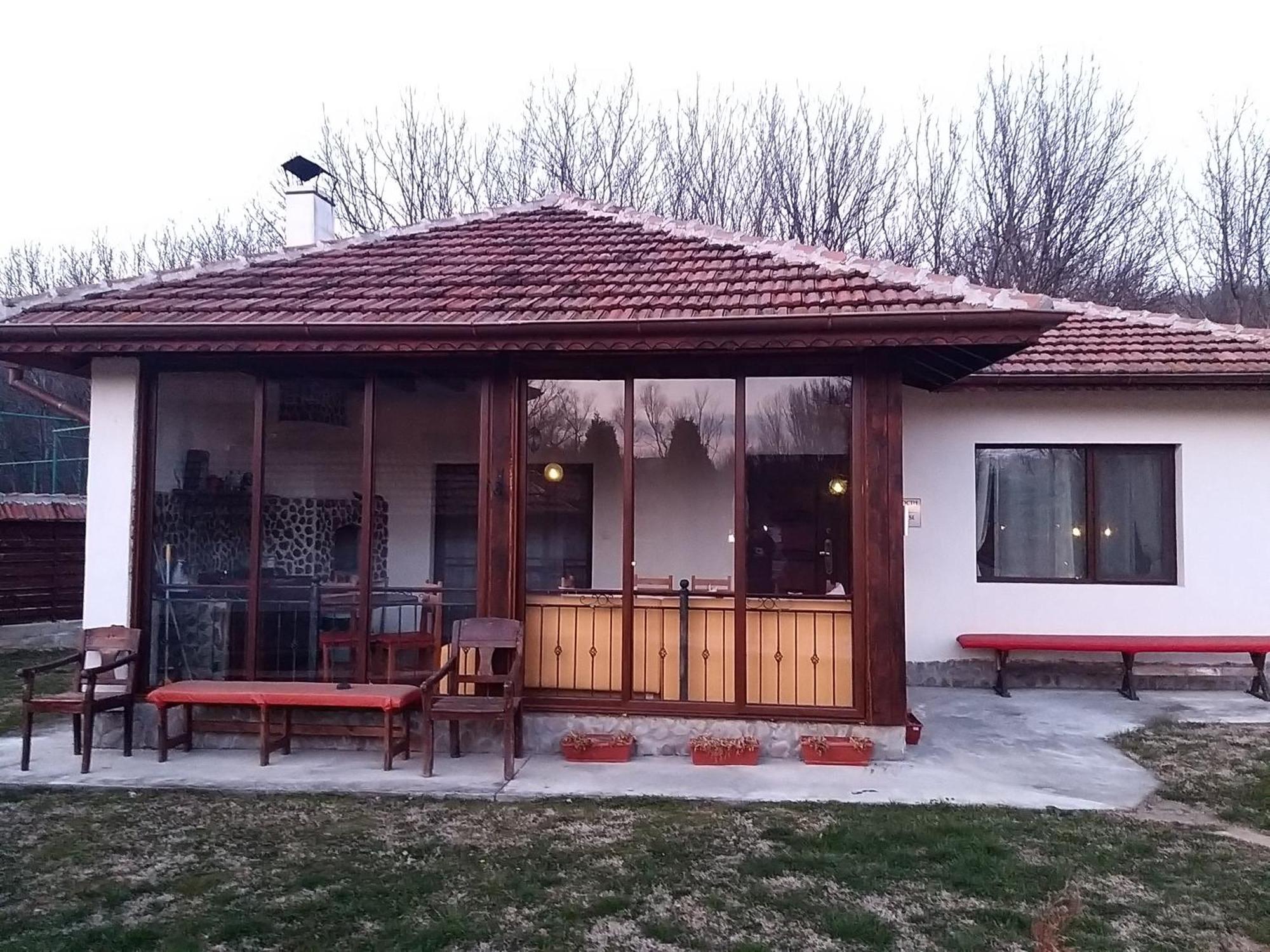 Къща За Гости "Там Край Реката " Szlivek Szoba fotó